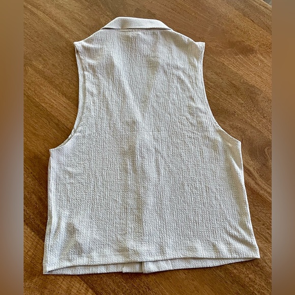 SOLD on Depop - ASOS Lightweight Vest - Picture 4 of 4